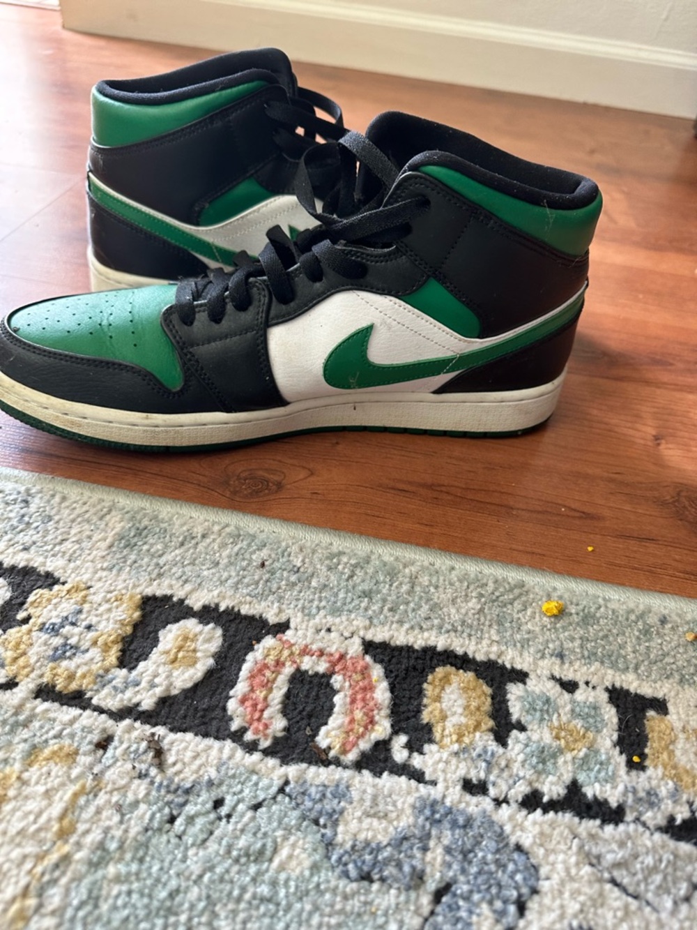 Nike  Green, Black & White Mid-Top Sneakers